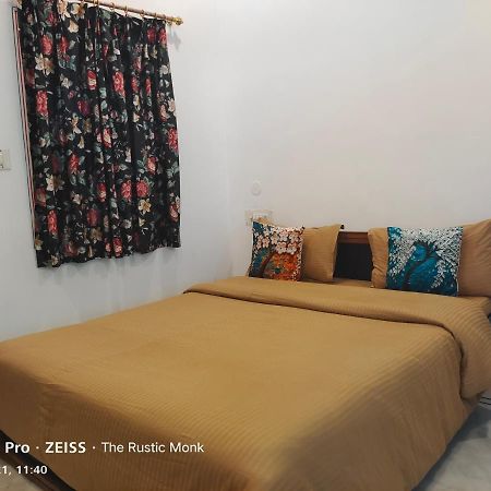 The Rustic Monk Hostel Удайпур Екстериор снимка