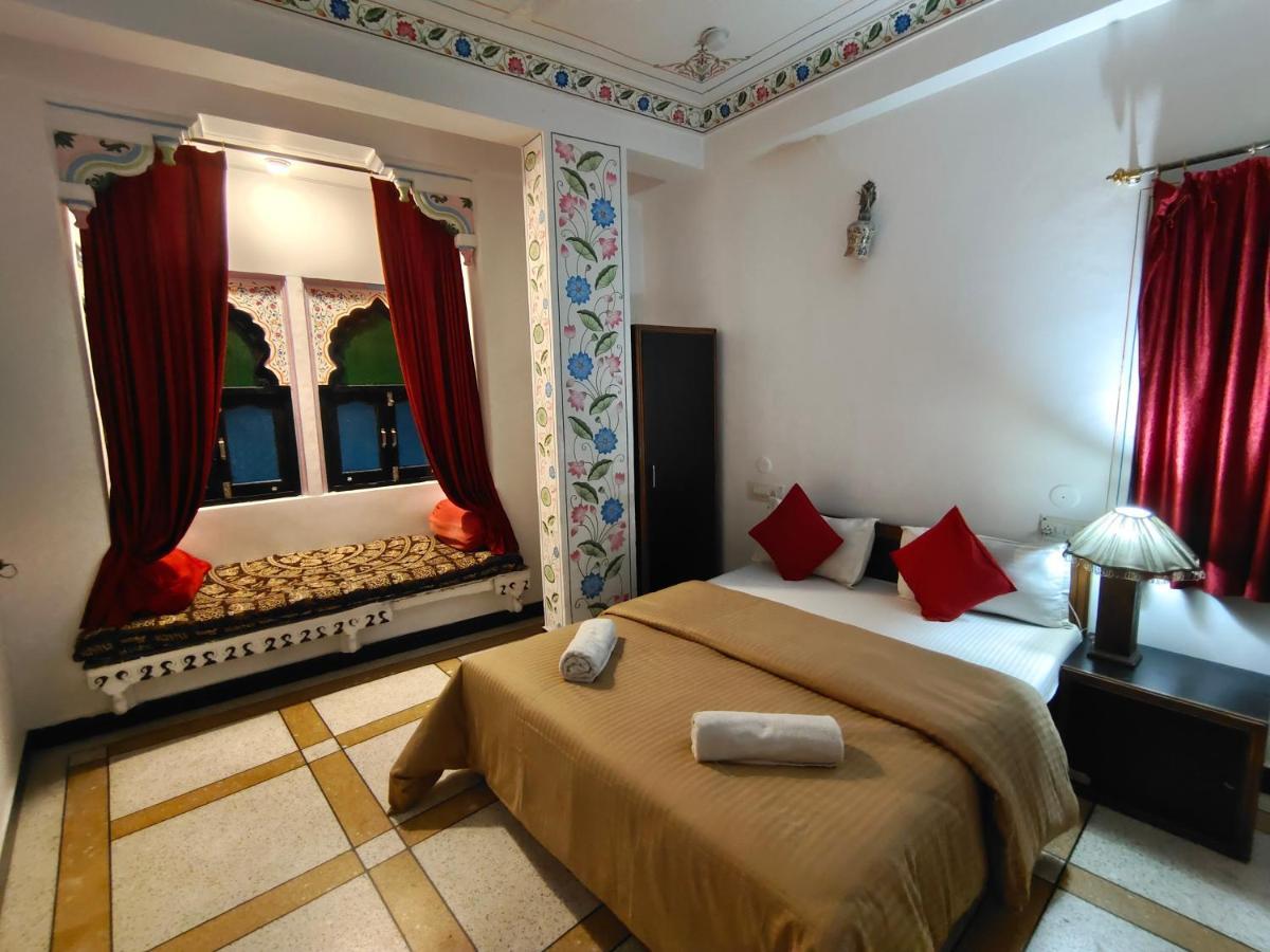 The Rustic Monk Hostel Удайпур Екстериор снимка