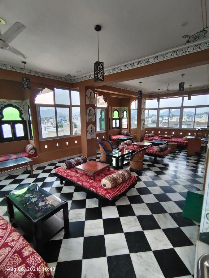 The Rustic Monk Hostel Удайпур Екстериор снимка